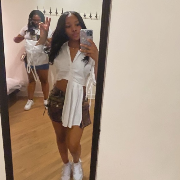 Meet your Posher, Myriah - Picture 1 of 1